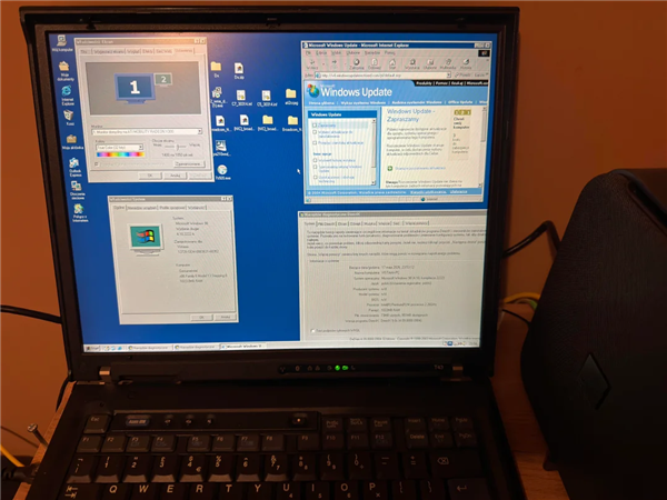 26年Windows全通关!单核ThinkPad T43封神:裸机跑遍NT到Win10
