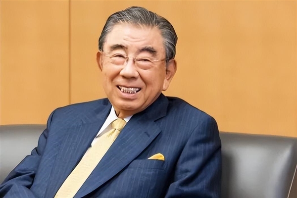 日本零售之神!711创始人铃木敏文心衰离世:享年93岁