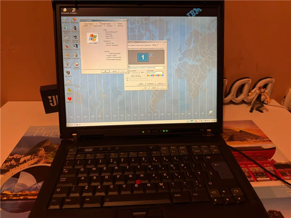 26年Windows全通关!单核ThinkPad T43封神:裸机跑遍NT到Win10