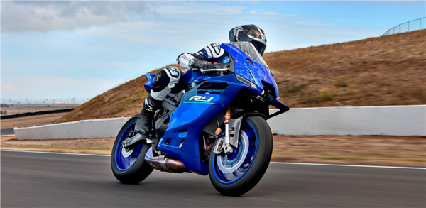 雅马哈发布2026款YZF-R9仿赛摩托:890cc三缸13.98万起