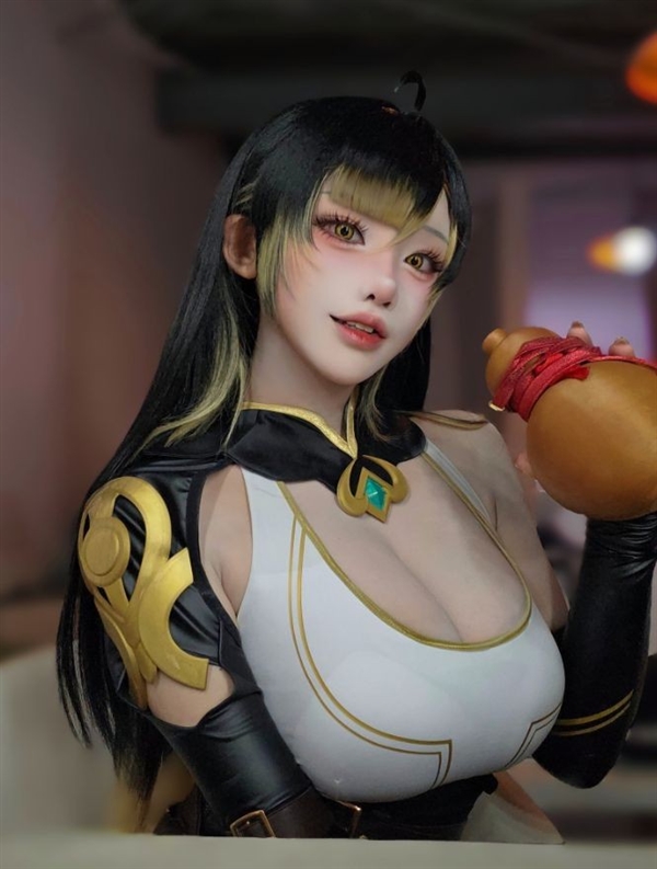 韩援Yasal小姐姐Cos厄运小姐美图 身材完美还原