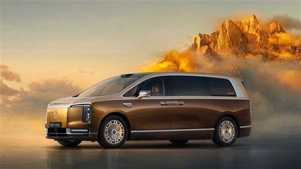 尊界V680、V800双车65万开售!余承东:绝对是全世界最顶级的MPV