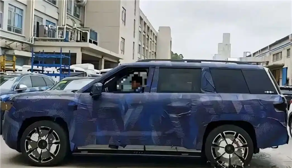 气场超越揽胜!方程豹钛9路试谍照曝光:外形方正硬朗