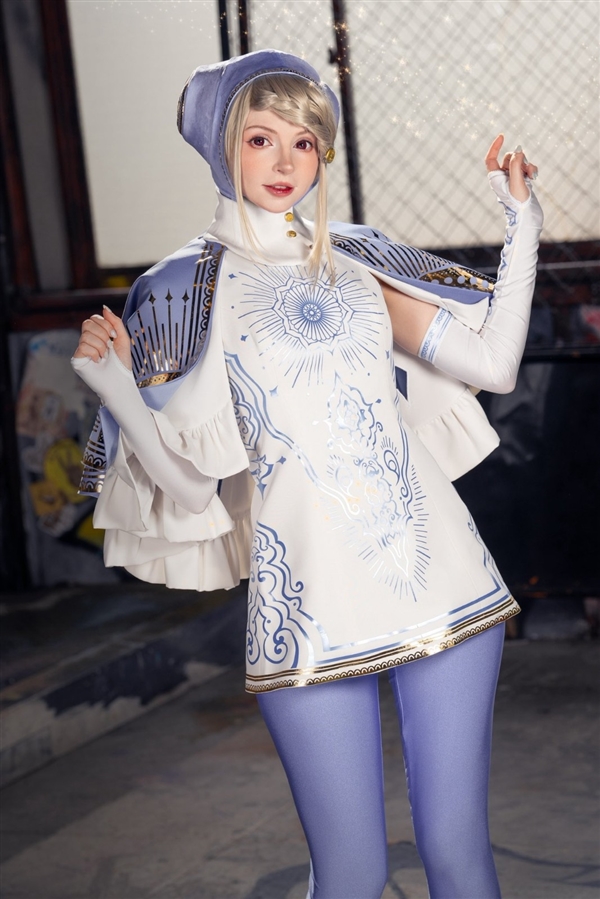 《生化4RE》阿什莉体模新Cos美图 身材太火辣了!