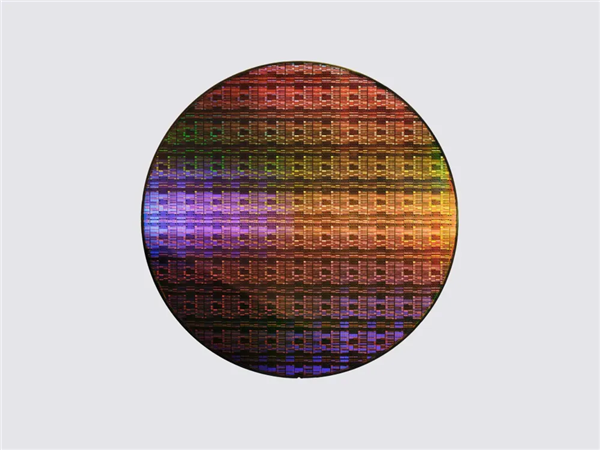 硅芯片真神归位 IBM首发0.7nm工艺:密度5倍于7nm