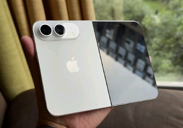 苹果今年最重磅的新品!折叠屏iPhone面板开始量产