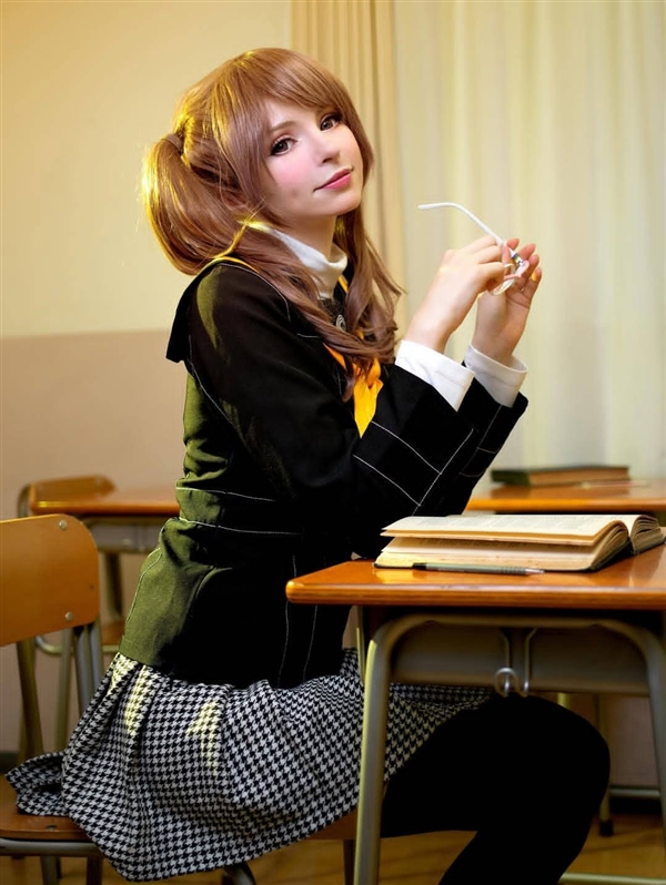 《生化4RE》阿什莉体模新Cos美图 身材太火辣了!