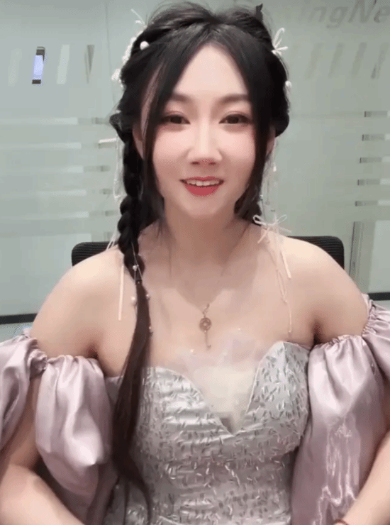 前lol美女解说小苍自曝投资大失败!远古女神已亏数千万