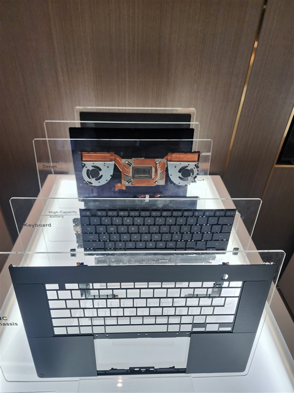 英伟达首款Windows专用处理器RTX Spark实物曝光:买显卡送CPU、附赠8颗内存