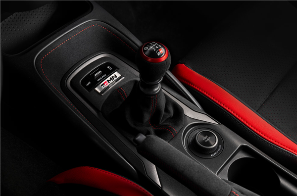 三缸机三百马力三出排气!丰田发布限量版GRMN卡罗拉