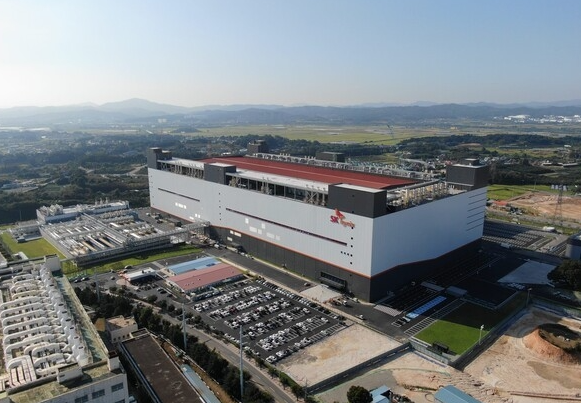 SK集团会长考虑在日本新建AI工厂 未来2至3年内实现运营