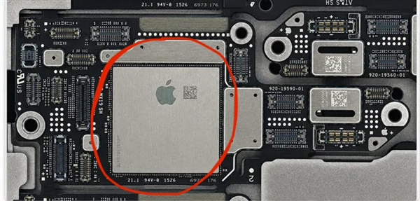 iPhone 18 Pro主板泄露:A20 Pro和内存布局变了 散热大幅提升
