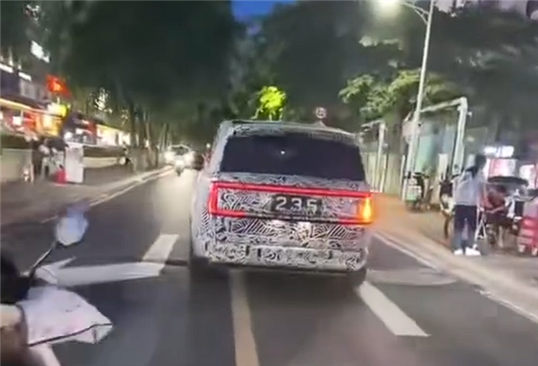 竖条转向灯 小米寻天增程SUV尾灯点亮:造型类似极氪9X