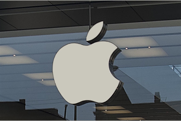 苹果今年最重磅的新品!折叠屏iPhone面板开始量产
