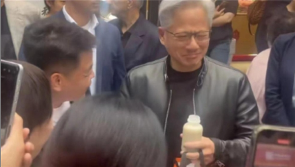 黄仁勋首谈在北京喝豆汁体验:你们不知道我有多享受