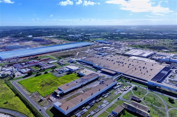 比亚迪巴西工厂下线第10万辆新能源汽车:在岗员工突破5500人
