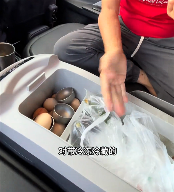 男子爆改电动车为“移动的家”:洗衣做饭洗澡上厕所一站式解决