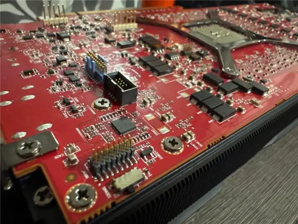 AMD奇怪显卡现身!标称RX 7900 XTX实则规格对标GRE
