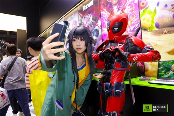 美丽动人!BW 2026英伟达摊位Coser欣赏