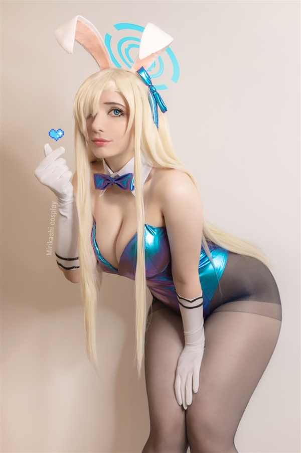 新西兰美女Mirikashi的新Cos 完美展现好身材