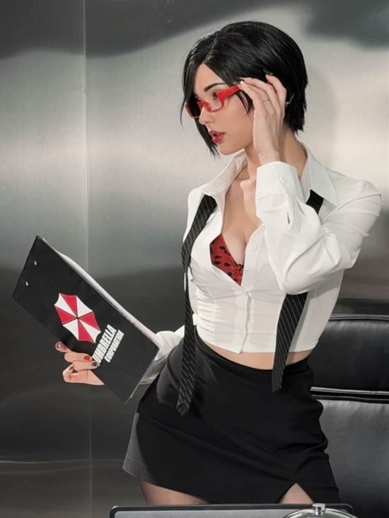 黑丝包臀裙的OL纯欲风艾达王COS