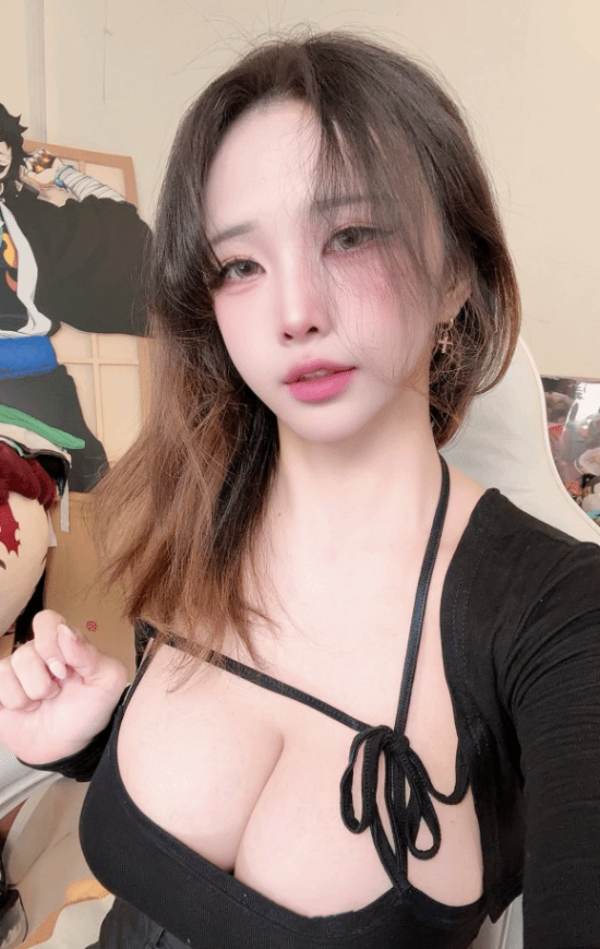 韩国Cosplayer小花生发文吐槽:B站视频被频繁举报
