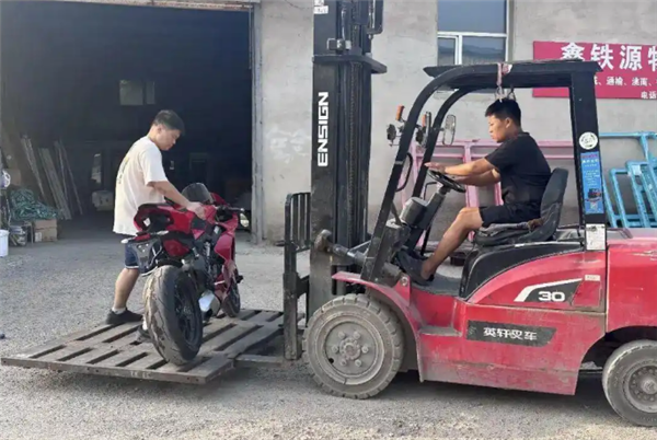 21万杜卡迪隔空消失!钥匙在手车已在2000公里外 背后黑手全程未露面