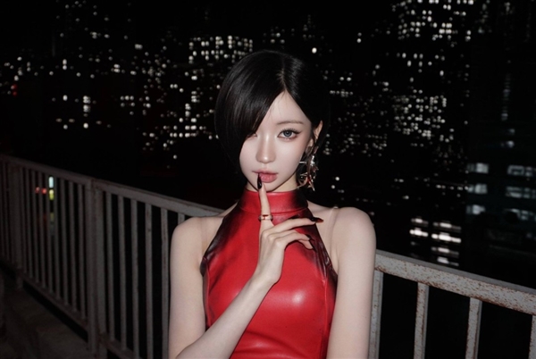 韩版艾达王在网上走红!K-Pop组合偶像酷似艾达王