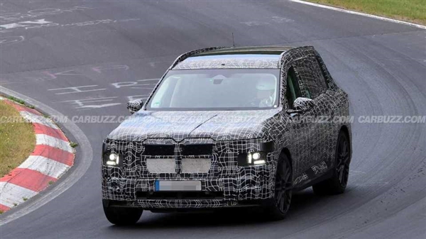 宝马最大车型 2028款X7原型曝光:V8动力不砍反加码