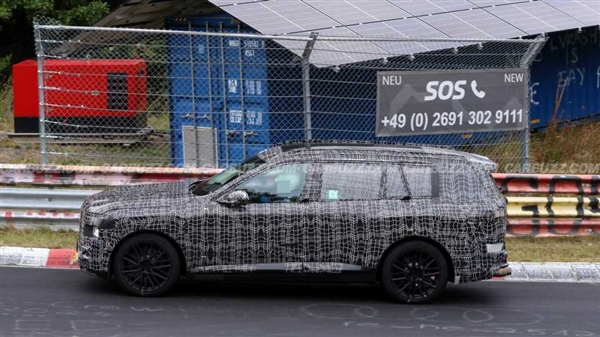 宝马最大车型 2028款X7原型曝光:V8动力不砍反加码