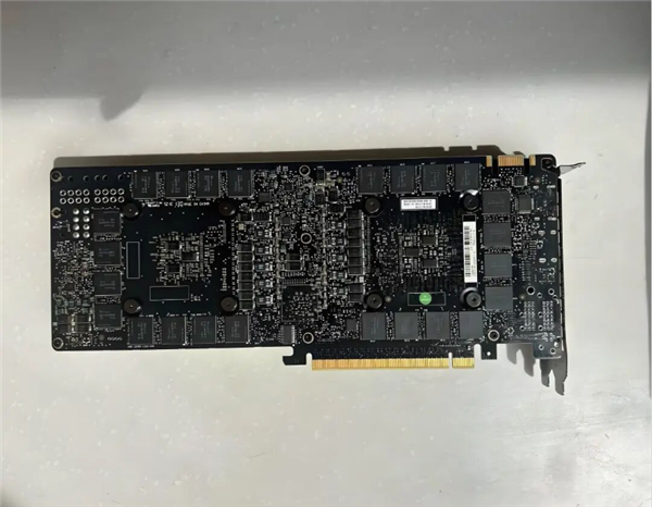 数字考古现场!魔改版Tesla M60现身二手市场:双芯16GB显存却不能用
