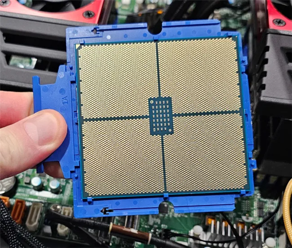8行代码搞定的事拖了近两年!AMD EPYC Zen 5服务器终获单CCD温度监控