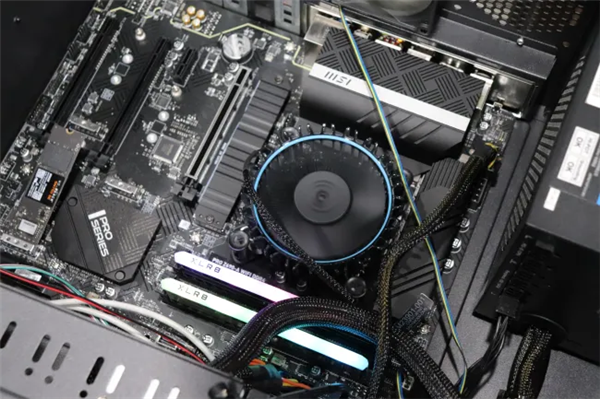 开源固件比官方还狠!Dasharo让微星Z690/Z790主板首次支持CPU超频