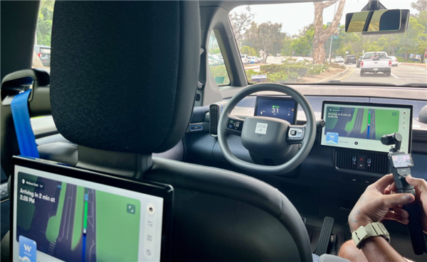 美国百姓集体破防:自己买不到的中国车 Waymo一船一船拉!