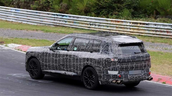 宝马最大车型 2028款X7原型曝光:V8动力不砍反加码