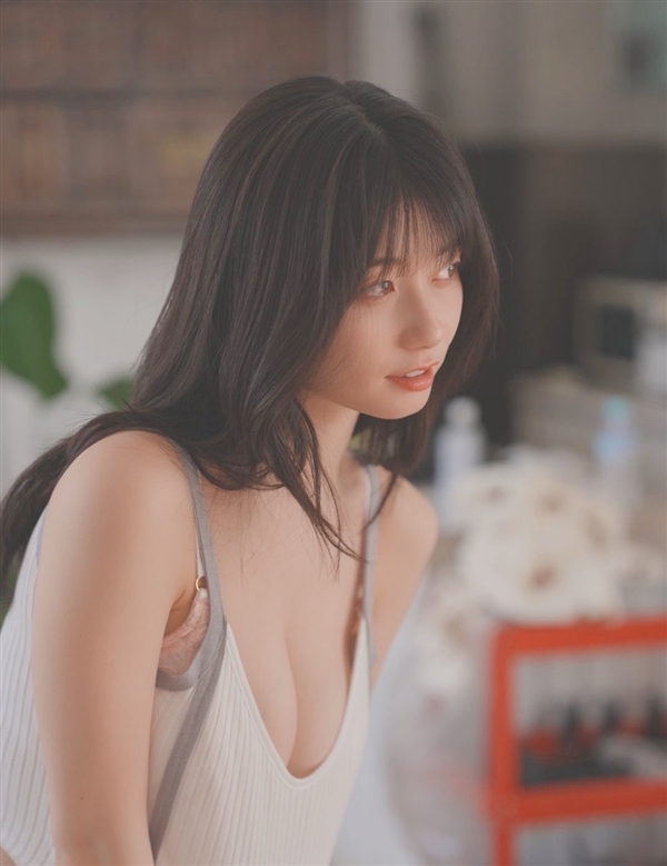 日本演员濑户环奈Cos《最终幻想7》蒂法 身材很顶了