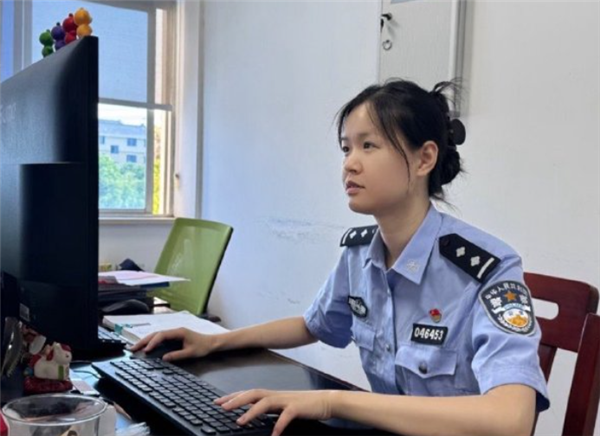 遇路人倒地飞奔救人!李斌:见义勇为的女警是我们的ES6用户