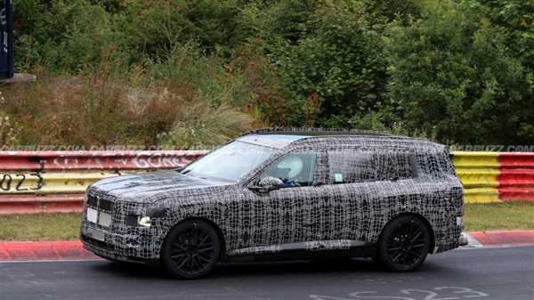 宝马最大车型 2028款X7原型曝光:V8动力不砍反加码