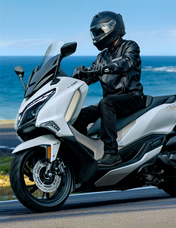 极速138km/h!豪爵龙骨大踏板旅行者TVL350上市:28980元起
