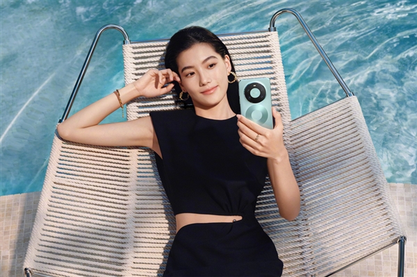 华为Mate 90 Pro Max核心规格泄露:6.9英寸双层OLED+最强麒麟芯片