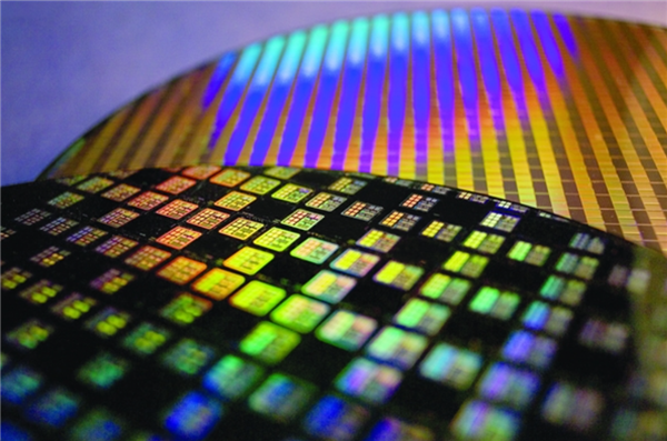英伟达、AMD争抢IC载板产能:长期供货合约延续至2028年