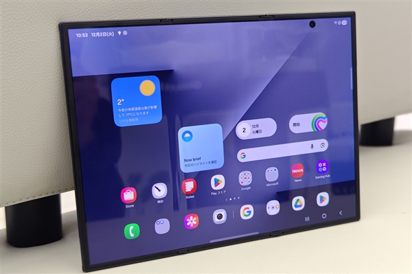 三折叠的终极形态!华为Mate XT 2更懂人体工学:比三星更顺手