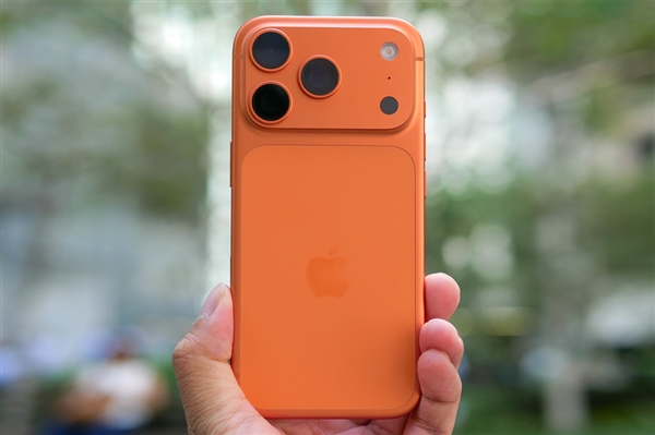 配色大换血!iPhone 18 Pro砍掉星宇橙:新增樱桃红 色调看齐REDMI K100 Pro