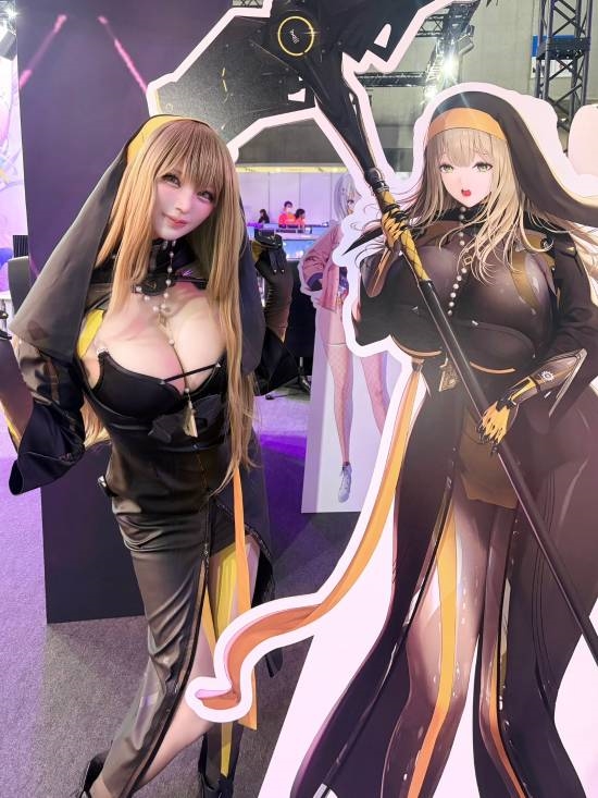 TGS偶遇超美机械修女!Coser现场一起合影超幸运