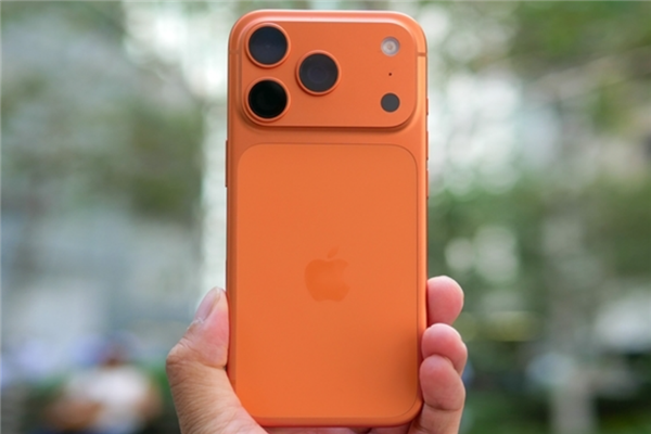 便宜1300元!iPhone 17大降价冲上热搜 苹果回应