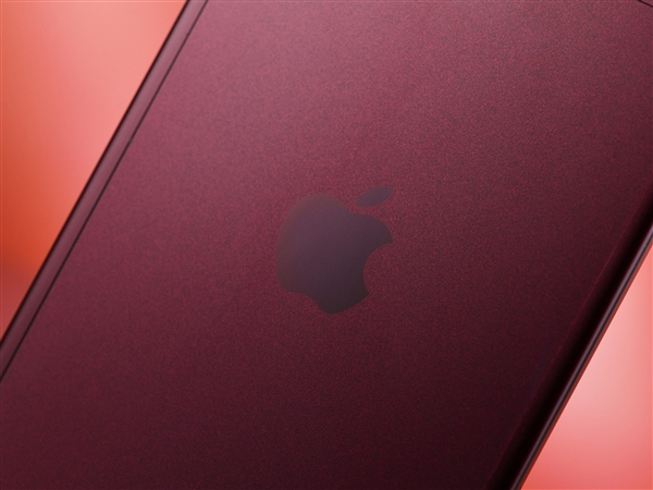 首销量产版iPhone 18 Pro Max上手体验:配置更强!更有分量