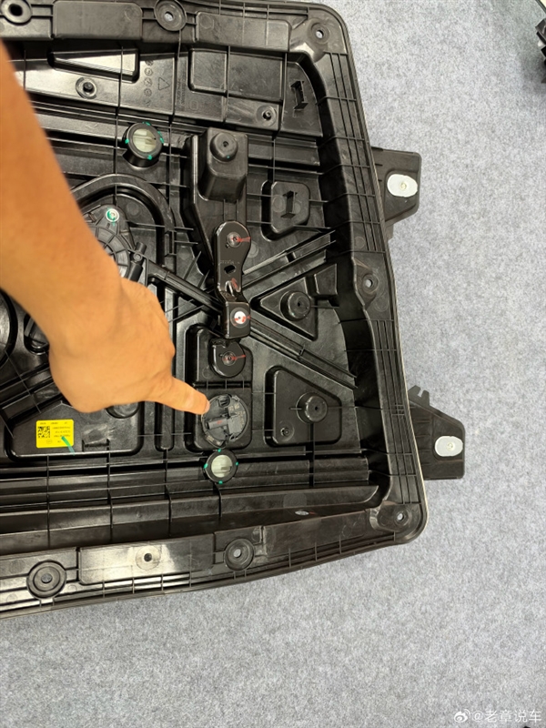 雷军:小米汽车立志要做同档最安全的车