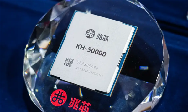 国产存储重大突破!兆芯ZX86 AI存储方案登顶国际权威评测