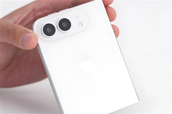 iPhone Ultra/iPhone 18 Pro Max机模开箱上手:外观彻底定了