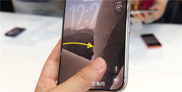 影视飓风Tim反掰iPhone Duo后闪屏 李楠:反着掰是为了流量和话题吗